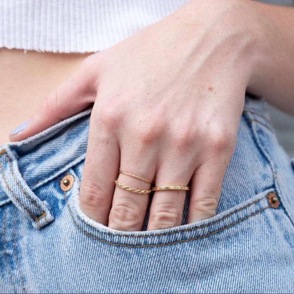 Brandy Melville GOLD Set of three unique Ring bands - Picture 5 of 5